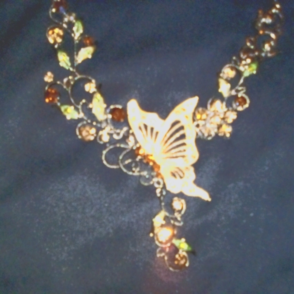 Beautiful detailed butterfly rhinestone necklace